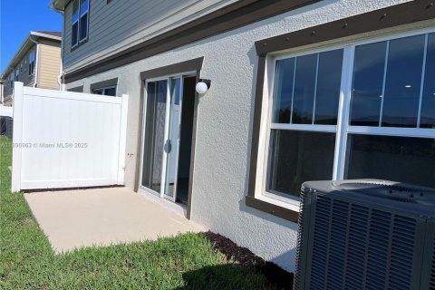 Adosado en alquiler en Fort Myers, Florida, 3 dormitorios № 2035856 - foto 7