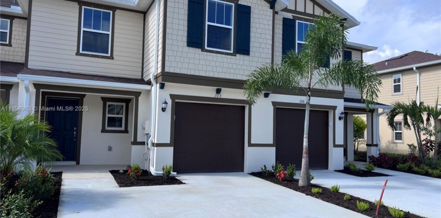 Adosado en Fort Myers, Florida 3 dormitorios № 2035856