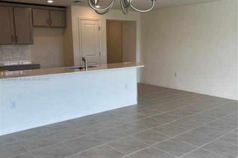 Adosado en alquiler en Fort Myers, Florida, 3 dormitorios № 2035856 - foto 12