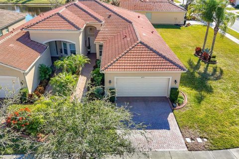 House in Wimauma, Florida 3 bedrooms, 167.22 sq.m. № 2210476