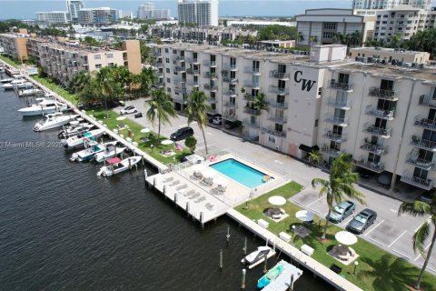 Copropriété à louer à Fort Lauderdale, Floride: 1 chambre, 65.4 m2 № 1967623 - photo 2