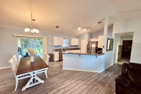 Villa ou maison à vendre à Port Charlotte, Floride: 3 chambres, 138.15 m2 № 2412545 - photo 5