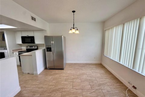 Touwnhouse à vendre à Davenport, Floride: 4 chambres, 168.25 m2 № 2337245 - photo 11