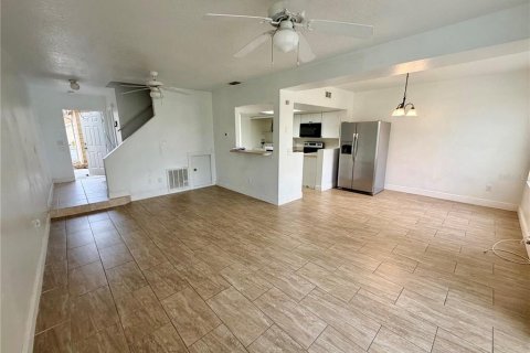 Touwnhouse à vendre à Davenport, Floride: 4 chambres, 168.25 m2 № 2337245 - photo 9