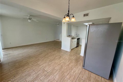 Touwnhouse à vendre à Davenport, Floride: 4 chambres, 168.25 m2 № 2337245 - photo 10