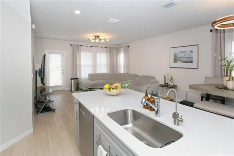 Adosado en venta en Haines City, Florida, 4 dormitorios, 172.8 m2 № 2098585 - foto 3