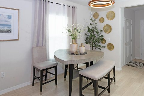 Adosado en venta en Haines City, Florida, 4 dormitorios, 172.8 m2 № 2098585 - foto 4