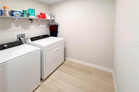 Adosado en venta en Haines City, Florida, 4 dormitorios, 172.8 m2 № 2098585 - foto 13