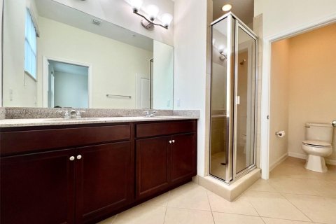 Снять в аренду таунхаус в Санрайз, Флорида 3 спальни, 157.93м2, № 1992301 - фото 12