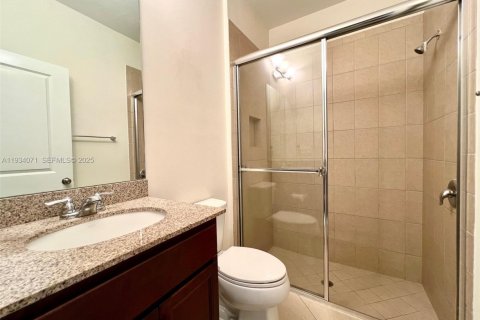 Снять в аренду таунхаус в Санрайз, Флорида 3 спальни, 157.93м2, № 1992301 - фото 19