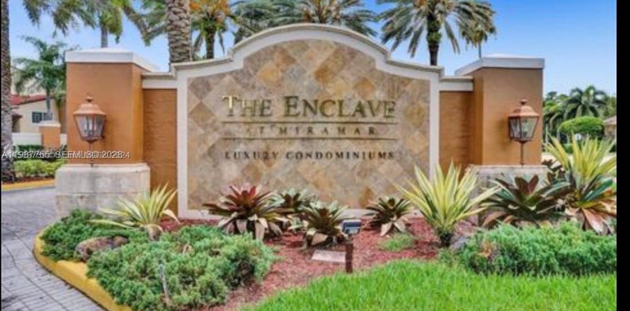 Condo à Miramar, Floride, 2 chambres  № 2048989