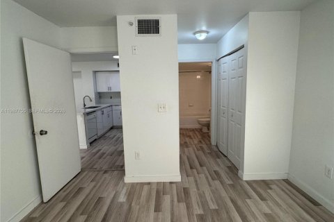 Copropriété à louer à Miramar, Floride: 2 chambres, 89.74 m2 № 2048989 - photo 15