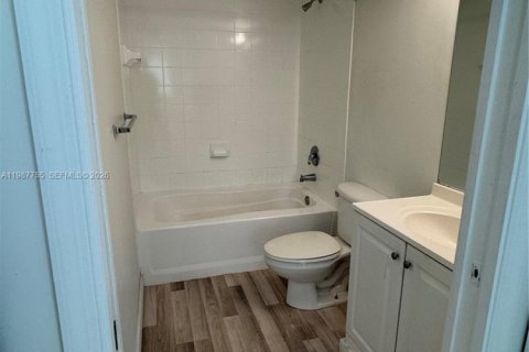 Copropriété à louer à Miramar, Floride: 2 chambres, 89.74 m2 № 2048989 - photo 16