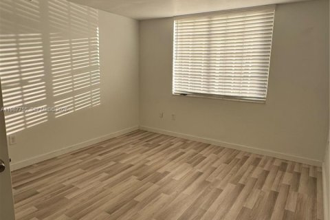 Copropriété à louer à Miramar, Floride: 2 chambres, 89.74 m2 № 2048989 - photo 10