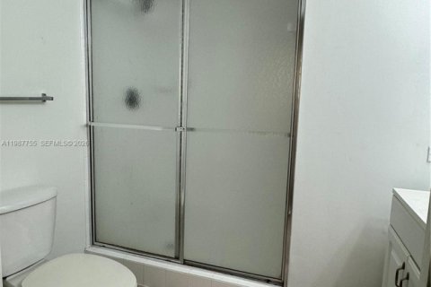 Copropriété à louer à Miramar, Floride: 2 chambres, 89.74 m2 № 2048989 - photo 12