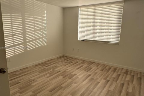 Copropriété à louer à Miramar, Floride: 2 chambres, 89.74 m2 № 2048989 - photo 11