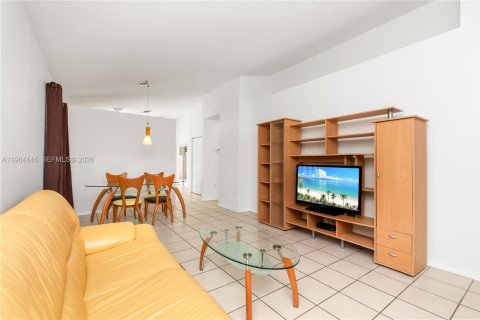 Casa en venta en Miami, Florida, 3 dormitorios, 115.66 m2 № 2028183 - foto 11