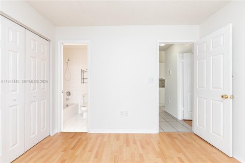 Casa en venta en Miami, Florida, 3 dormitorios, 115.66 m2 № 2028183 - foto 20