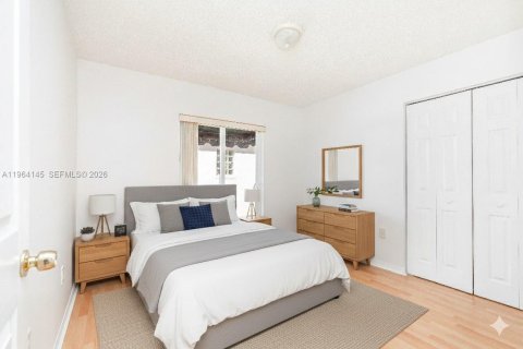 Casa en venta en Miami, Florida, 3 dormitorios, 115.66 m2 № 2028183 - foto 19