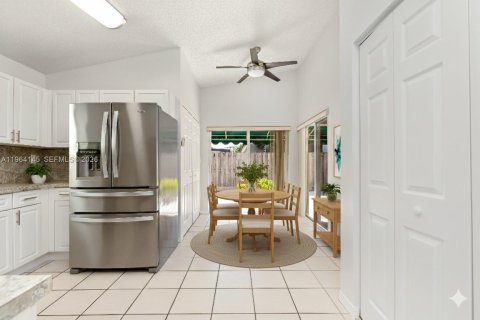 Casa en venta en Miami, Florida, 3 dormitorios, 115.66 m2 № 2028183 - foto 8