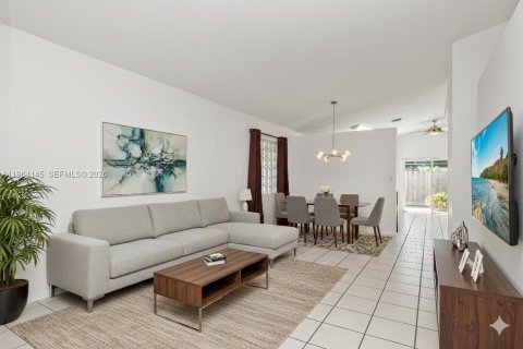 Casa en venta en Miami, Florida, 3 dormitorios, 115.66 m2 № 2028183 - foto 9