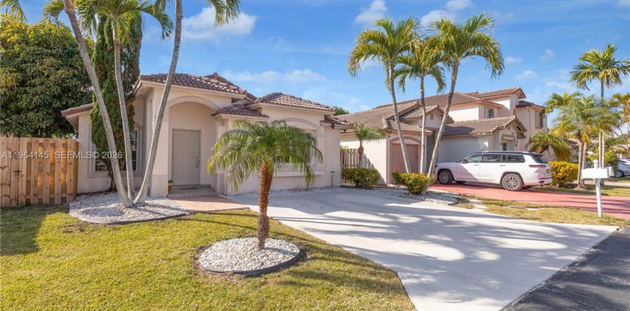 Casa en Miami, Florida 3 dormitorios, 115.66 m2 № 2028183