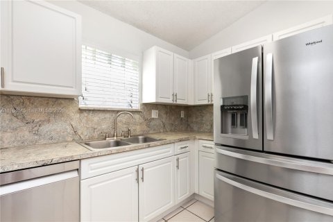 Casa en venta en Miami, Florida, 3 dormitorios, 115.66 m2 № 2028183 - foto 7