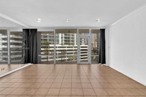 Condominio en venta en Miami, Florida, 44.59 m2 № 1865320 - foto 3