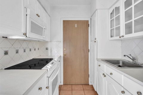 Condominio en venta en Miami, Florida, 44.59 m2 № 1865320 - foto 16