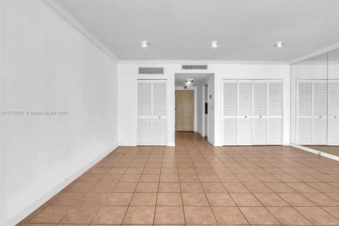 Condominio en venta en Miami, Florida, 44.59 m2 № 1865320 - foto 21