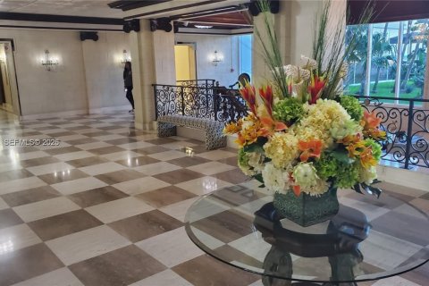 Condominio en venta en Hallandale Beach, Florida, 1 dormitorio, 83.24 m2 № 2008106 - foto 10