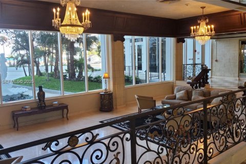 Condominio en venta en Hallandale Beach, Florida, 1 dormitorio, 83.24 m2 № 2008106 - foto 18