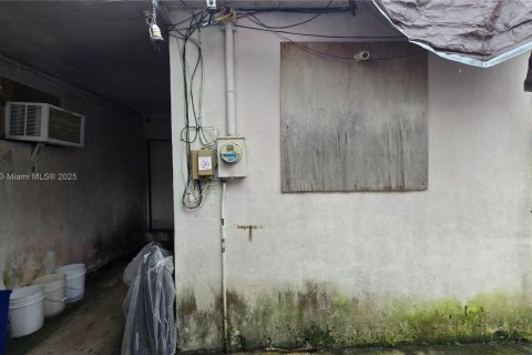 House in Miami, Florida 4 bedrooms, 146.32 sq.m. № 1920621 - photo 5