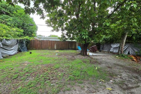 House in Miami, Florida 4 bedrooms, 146.32 sq.m. № 1920621 - photo 1