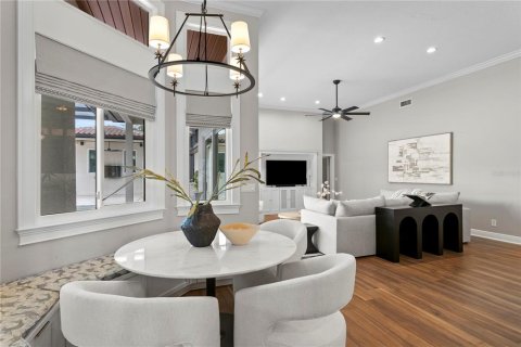 House in Saint Petersburg, Florida 5 bedrooms, 395.21 sq.m. № 2410378 - photo 17