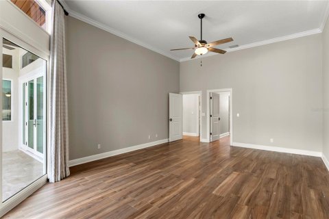 House in Saint Petersburg, Florida 5 bedrooms, 395.21 sq.m. № 2410378 - photo 28