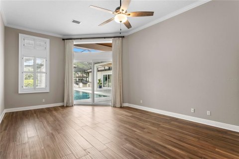 House in Saint Petersburg, Florida 5 bedrooms, 395.21 sq.m. № 2410378 - photo 27