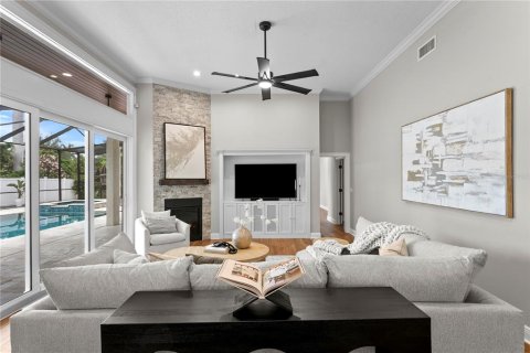 House in Saint Petersburg, Florida 5 bedrooms, 395.21 sq.m. № 2410378 - photo 20