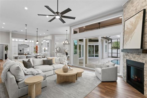 House in Saint Petersburg, Florida 5 bedrooms, 395.21 sq.m. № 2410378 - photo 18