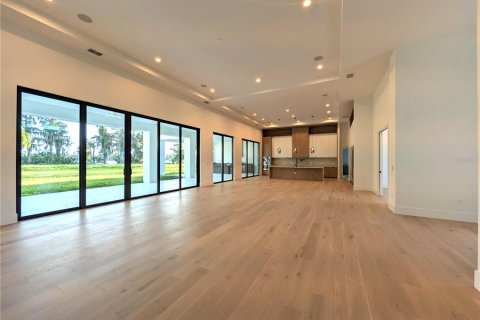 House in Orlando, Florida 4 bedrooms, 480.68 sq.m. № 2388101 - photo 6