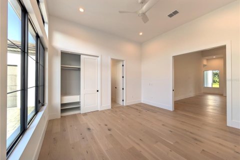 House in Orlando, Florida 4 bedrooms, 480.68 sq.m. № 2388101 - photo 23