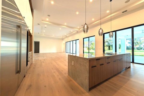 House in Orlando, Florida 4 bedrooms, 480.68 sq.m. № 2388101 - photo 10