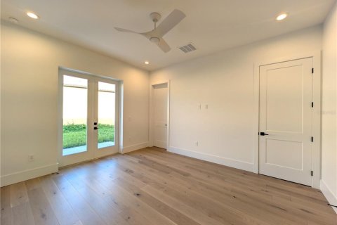House in Orlando, Florida 4 bedrooms, 480.68 sq.m. № 2388101 - photo 26