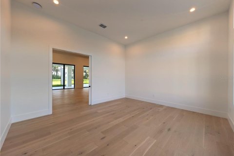 House in Orlando, Florida 4 bedrooms, 480.68 sq.m. № 2388101 - photo 21