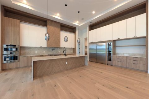 House in Orlando, Florida 4 bedrooms, 480.68 sq.m. № 2388101 - photo 7