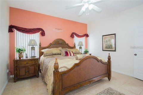 House in Davenport, Florida 5 bedrooms, 224.08 sq.m. № 1576359 - photo 18