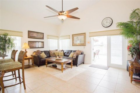 House in Davenport, Florida 5 bedrooms, 224.08 sq.m. № 1576359 - photo 14