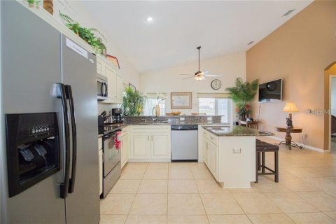 House in Davenport, Florida 5 bedrooms, 224.08 sq.m. № 1576359 - photo 10