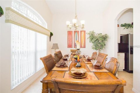 House in Davenport, Florida 5 bedrooms, 224.08 sq.m. № 1576359 - photo 6