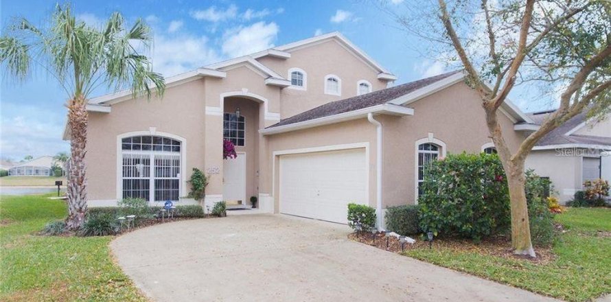 House in Davenport, Florida 5 bedrooms, 224.08 sq.m. № 1576359